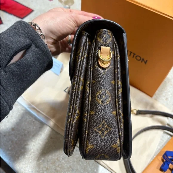 🩷sold🩷Louis Vuitton Pochette Métis Monogram - Picture 3 of 15